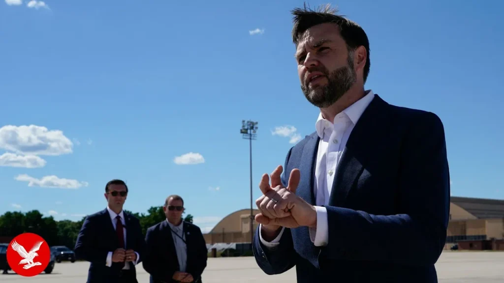 Vice President JD Vance speaking to reporters at Joint Base Andrews before departing for Switzerland. Sumber: The New Indian Express / US Vice President JD Vance arrives in Switzerland to launch talks ...